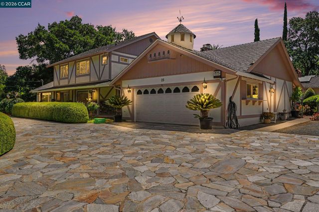 25 Amberwood Ln, Walnut Creek, CA 94598