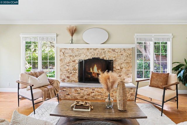25 Amberwood Ln, Walnut Creek, CA 94598