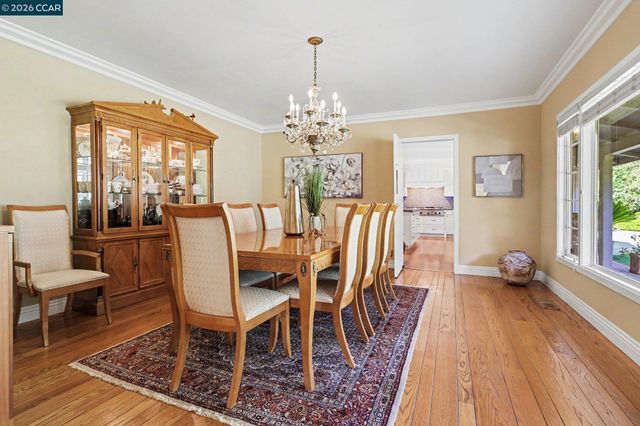 25 Amberwood Ln, Walnut Creek, CA 94598