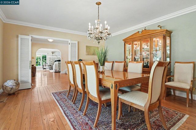 25 Amberwood Ln, Walnut Creek, CA 94598