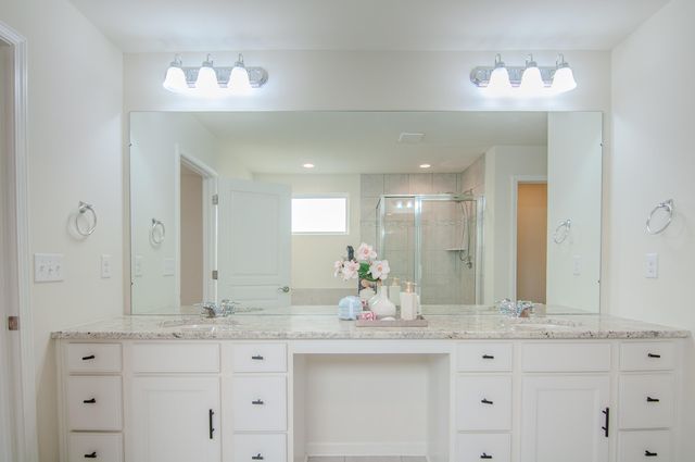 2888 Dillon Drive, Ann Arbor, MI 48105