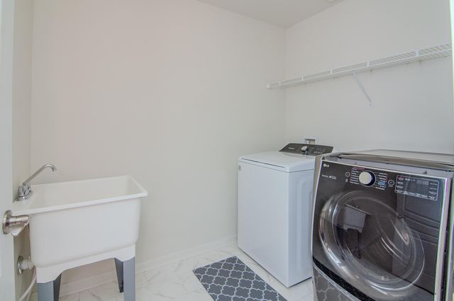 2888 Dillon Drive, Ann Arbor, MI 48105