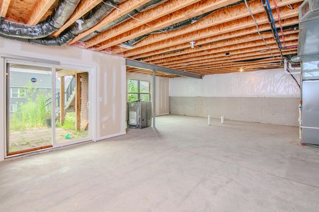 2888 Dillon Drive, Ann Arbor, MI 48105