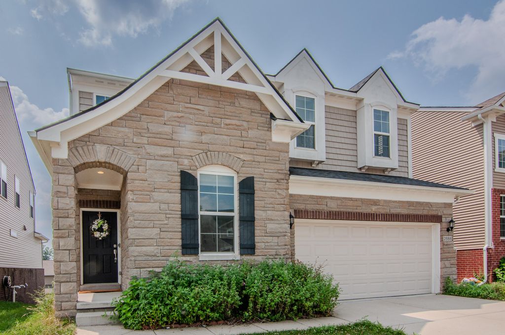 2888 Dillon Drive, Ann Arbor, MI 48105
