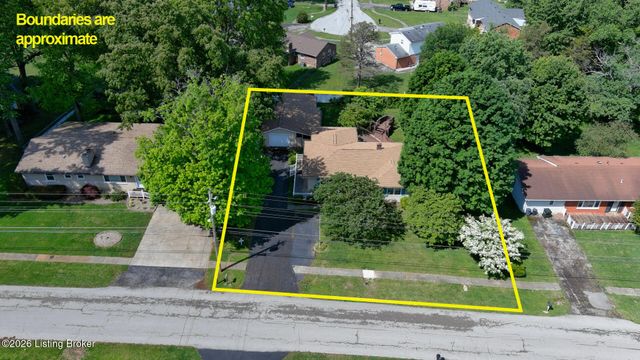 427 S Deepwood Dr, Radcliff, KY 40160
