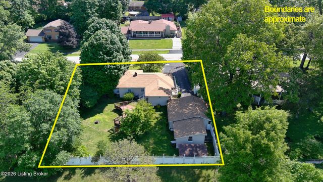 427 S Deepwood Dr, Radcliff, KY 40160