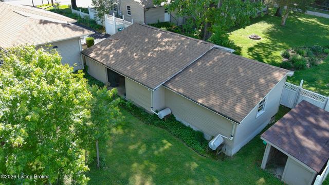 427 S Deepwood Dr, Radcliff, KY 40160
