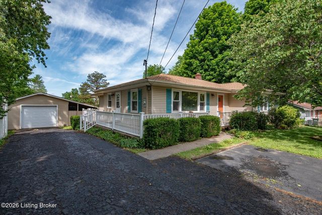 427 S Deepwood Dr, Radcliff, KY 40160