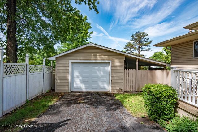 427 S Deepwood Dr, Radcliff, KY 40160
