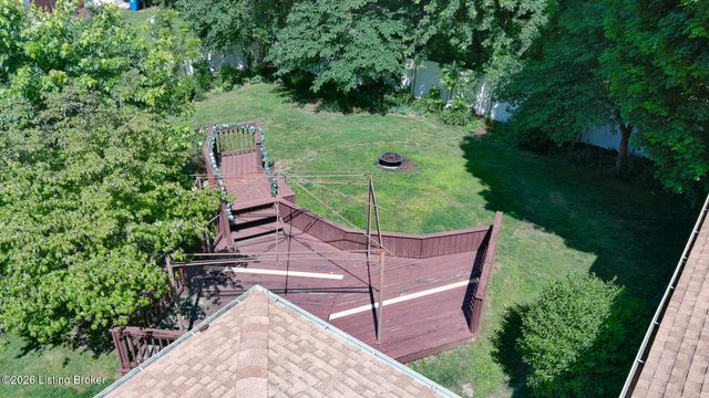427 S Deepwood Dr, Radcliff, KY 40160