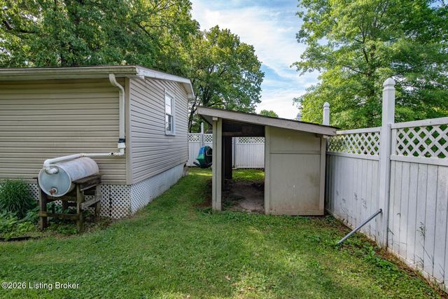 427 S Deepwood Dr, Radcliff, KY 40160