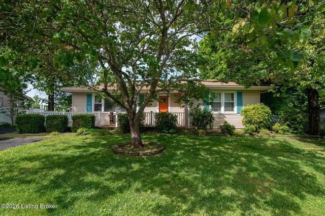 427 S Deepwood Dr, Radcliff, KY 40160