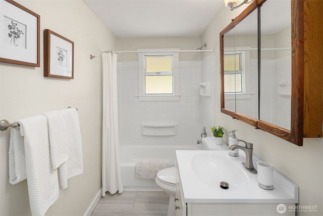 9275 Renton Avenue S, Seattle, WA 98118