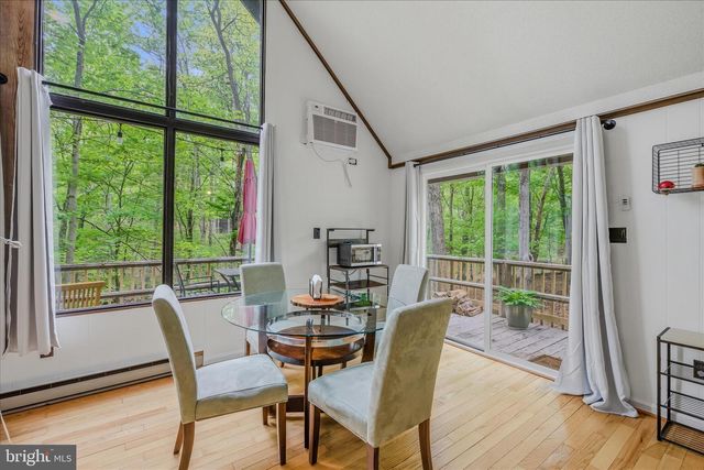 82 CHIPPEWA TRL, Hedgesville, WV 25427