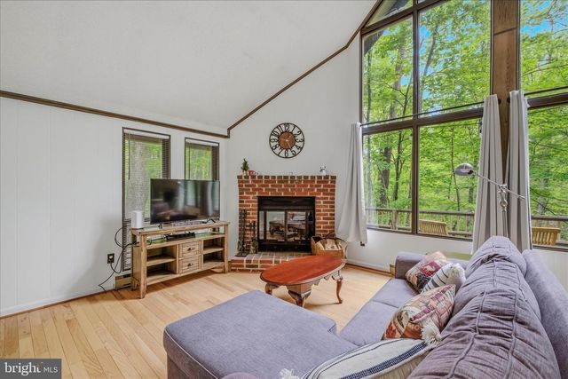 82 CHIPPEWA TRL, Hedgesville, WV 25427