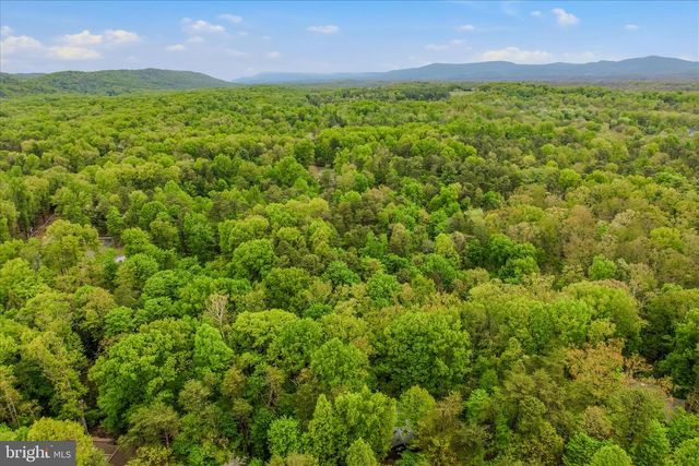 82 CHIPPEWA TRL, Hedgesville, WV 25427