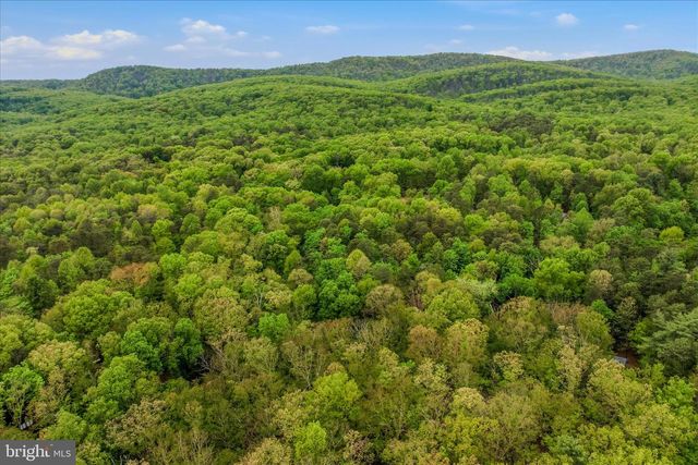 82 CHIPPEWA TRL, Hedgesville, WV 25427