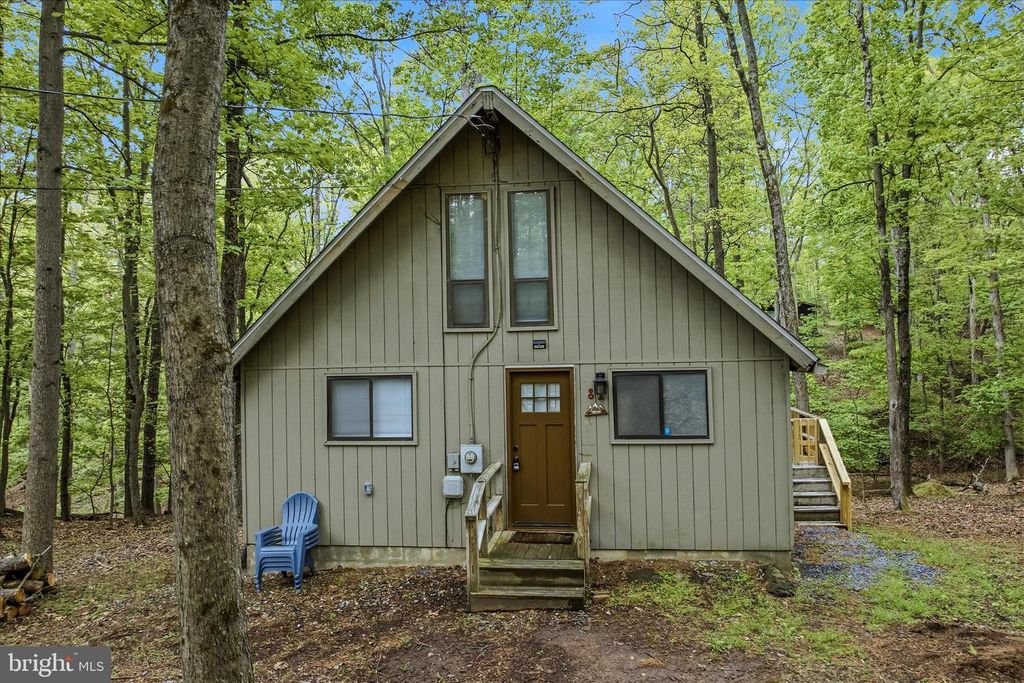 82 CHIPPEWA TRL, Hedgesville, WV 25427