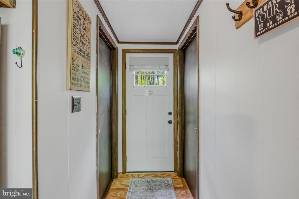 Image 9 of property listing at 82 CHIPPEWA TRL, Hedgesville, WV 25427