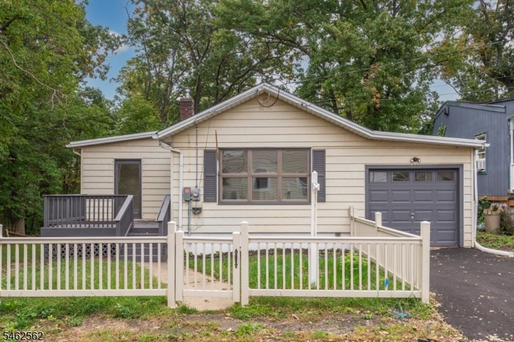 278 Outlook Blvd, Old Bridge Twp., NJ 07735 — exterior