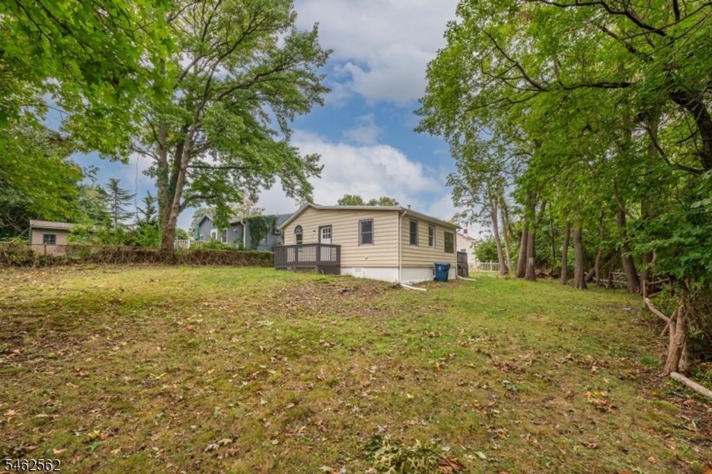 278 Outlook Blvd, Old Bridge Twp., NJ 07735 — photo 4
