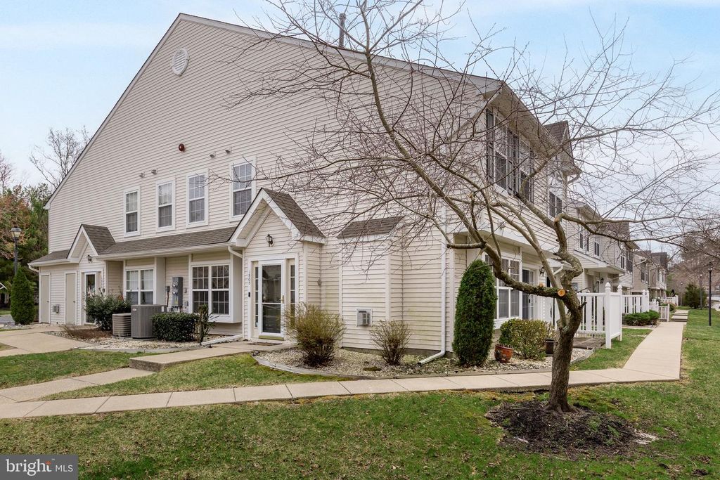 1505 BEACON HILL DR, Sicklerville, NJ 08081