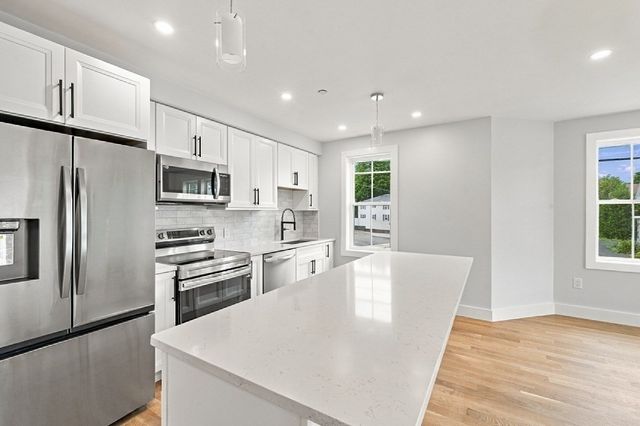 199 South Ave 4, Whitman, MA 02382