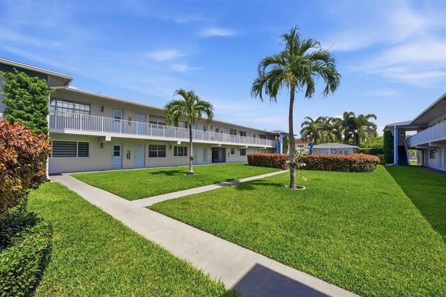 2110 NE 42nd Street 2b, Lighthouse Point, FL 33064
