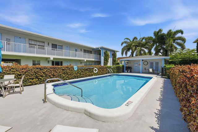2110 NE 42nd Street 2b, Lighthouse Point, FL 33064