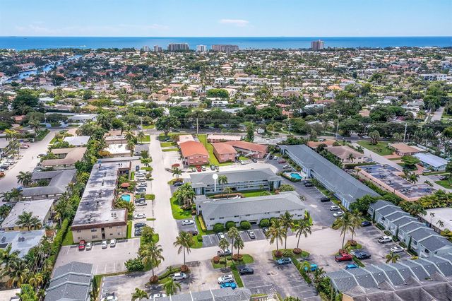 2110 NE 42nd Street 2b, Lighthouse Point, FL 33064