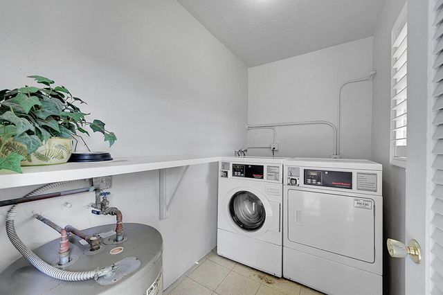 2110 NE 42nd Street 2b, Lighthouse Point, FL 33064
