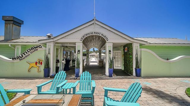 2110 NE 42nd Street 2b, Lighthouse Point, FL 33064