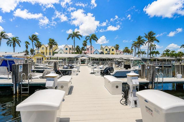 2110 NE 42nd Street 2b, Lighthouse Point, FL 33064