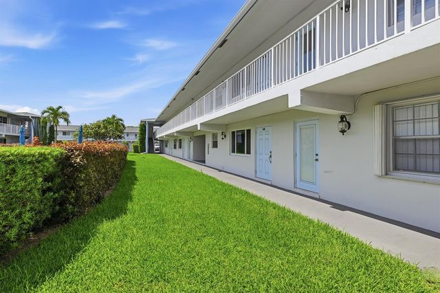 2110 NE 42nd Street 2b, Lighthouse Point, FL 33064