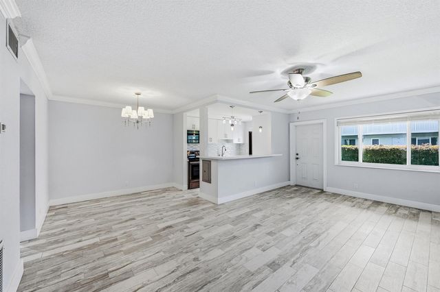 2110 NE 42nd Street 2b, Lighthouse Point, FL 33064