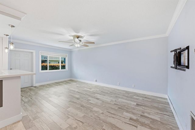 2110 NE 42nd Street 2b, Lighthouse Point, FL 33064