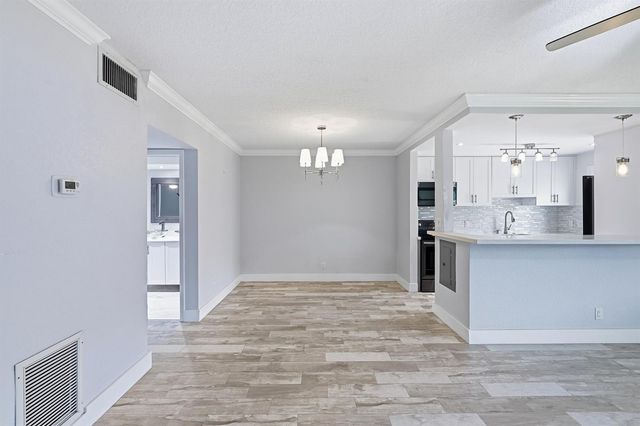 2110 NE 42nd Street 2b, Lighthouse Point, FL 33064