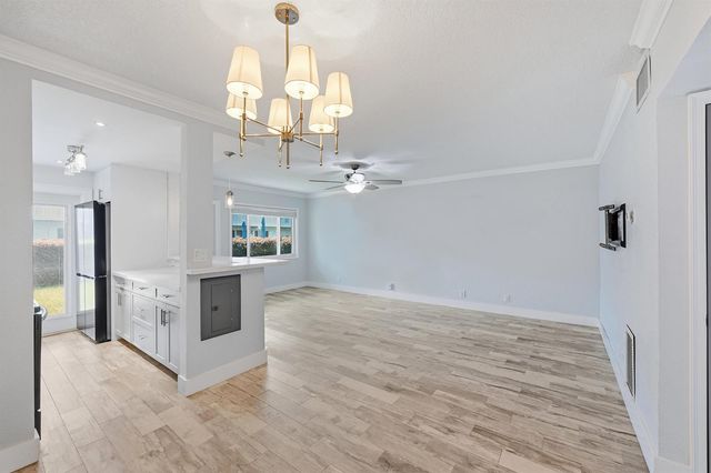 2110 NE 42nd Street 2b, Lighthouse Point, FL 33064