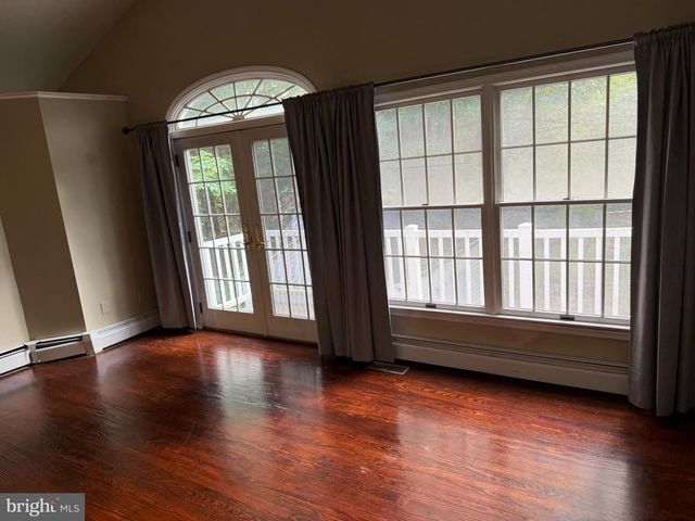 2334 GREAT FALLS ST, Falls Church, VA 22046