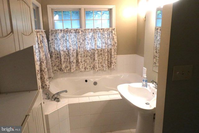 2334 GREAT FALLS ST, Falls Church, VA 22046