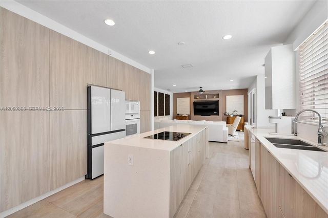 4389 Laurel Ridge Cir, Weston, FL 33331