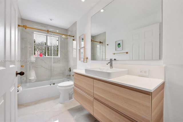 4389 Laurel Ridge Cir, Weston, FL 33331