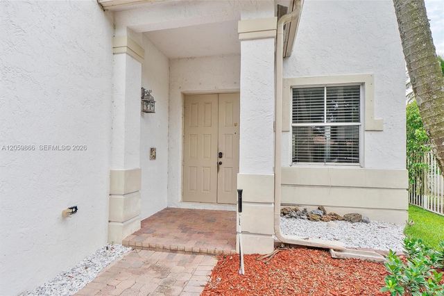 4389 Laurel Ridge Cir, Weston, FL 33331