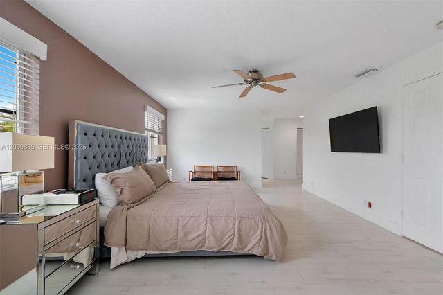 4389 Laurel Ridge Cir, Weston, FL 33331