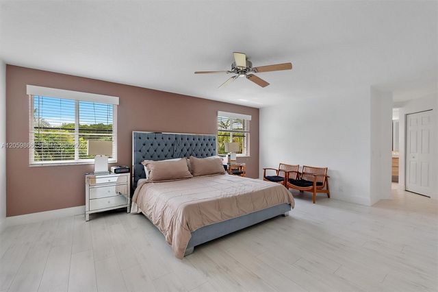 4389 Laurel Ridge Cir, Weston, FL 33331