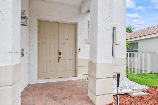 4389 Laurel Ridge Cir, Weston, FL 33331