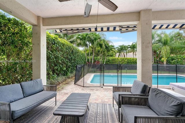 4389 Laurel Ridge Cir, Weston, FL 33331