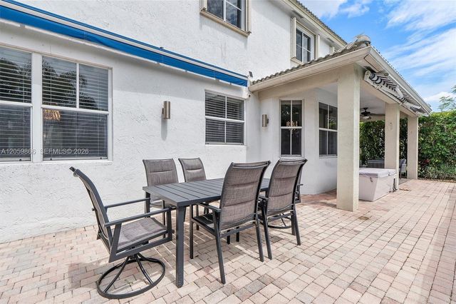 4389 Laurel Ridge Cir, Weston, FL 33331