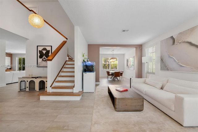 4389 Laurel Ridge Cir, Weston, FL 33331