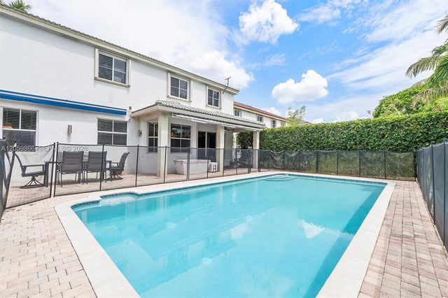 4389 Laurel Ridge Cir, Weston, FL 33331